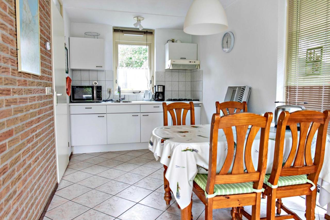Bungalow 40 Op Recreatiepark De Wielen Sint Maarten Dış mekan fotoğraf