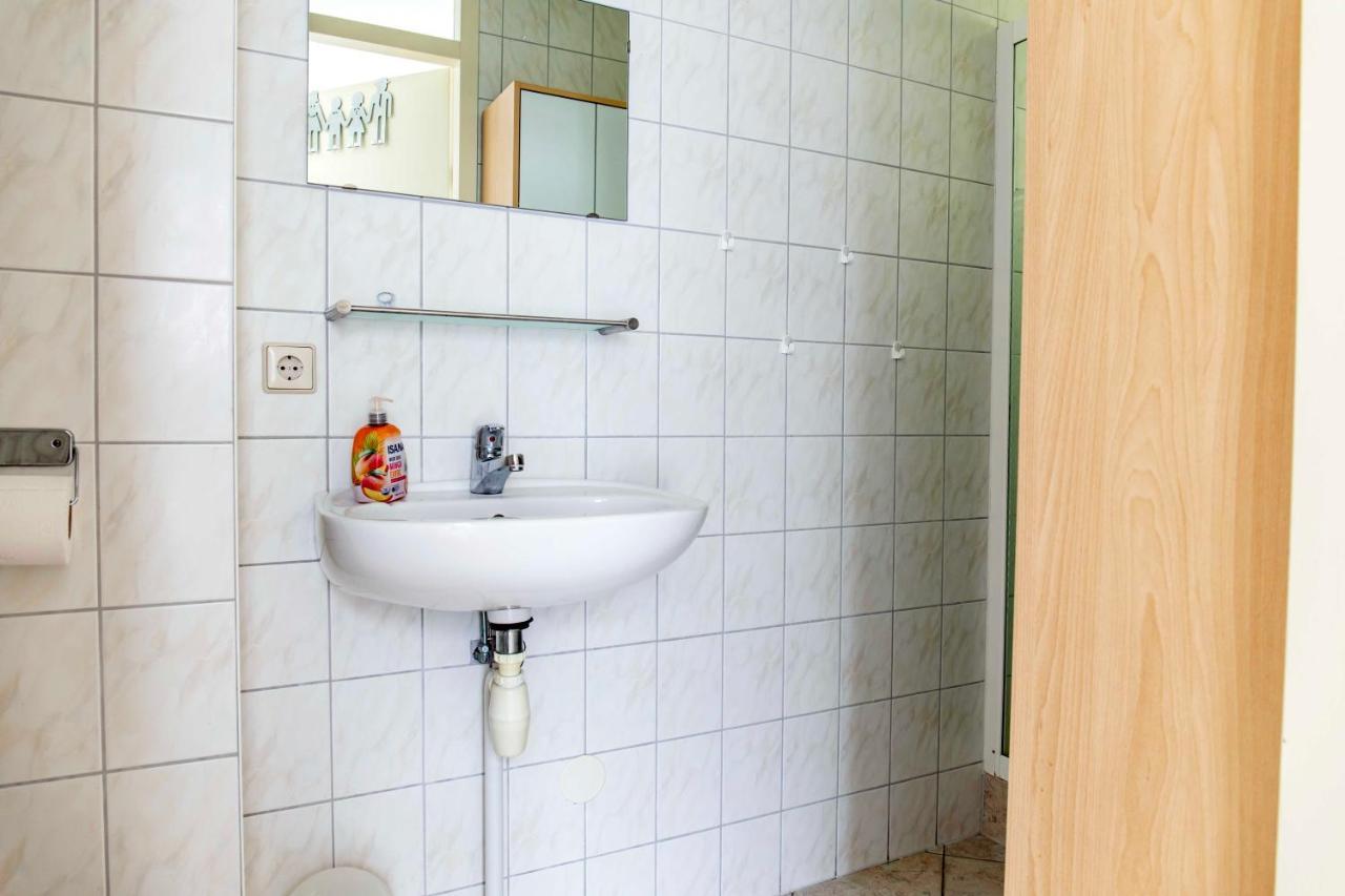 Bungalow 40 Op Recreatiepark De Wielen Sint Maarten Dış mekan fotoğraf